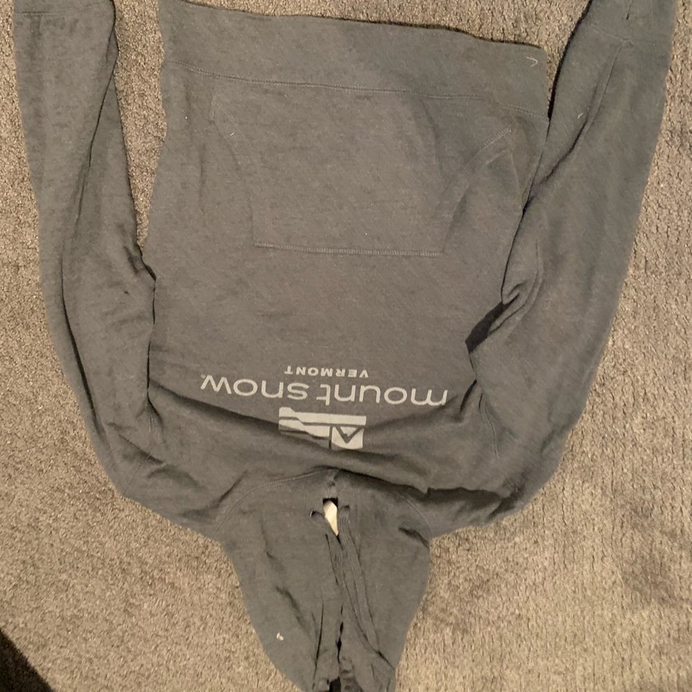 Mount snow hoodie size youth large